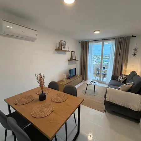 In With Pool And Other Amenities Apartment *